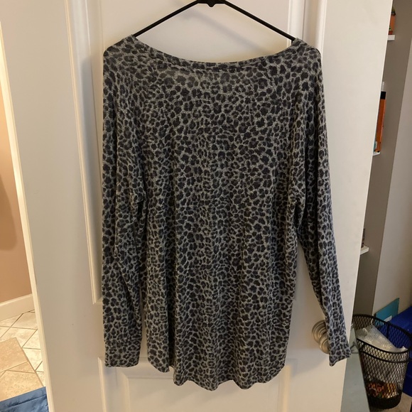 Grayson Threads animal print top - Picture 6 of 7